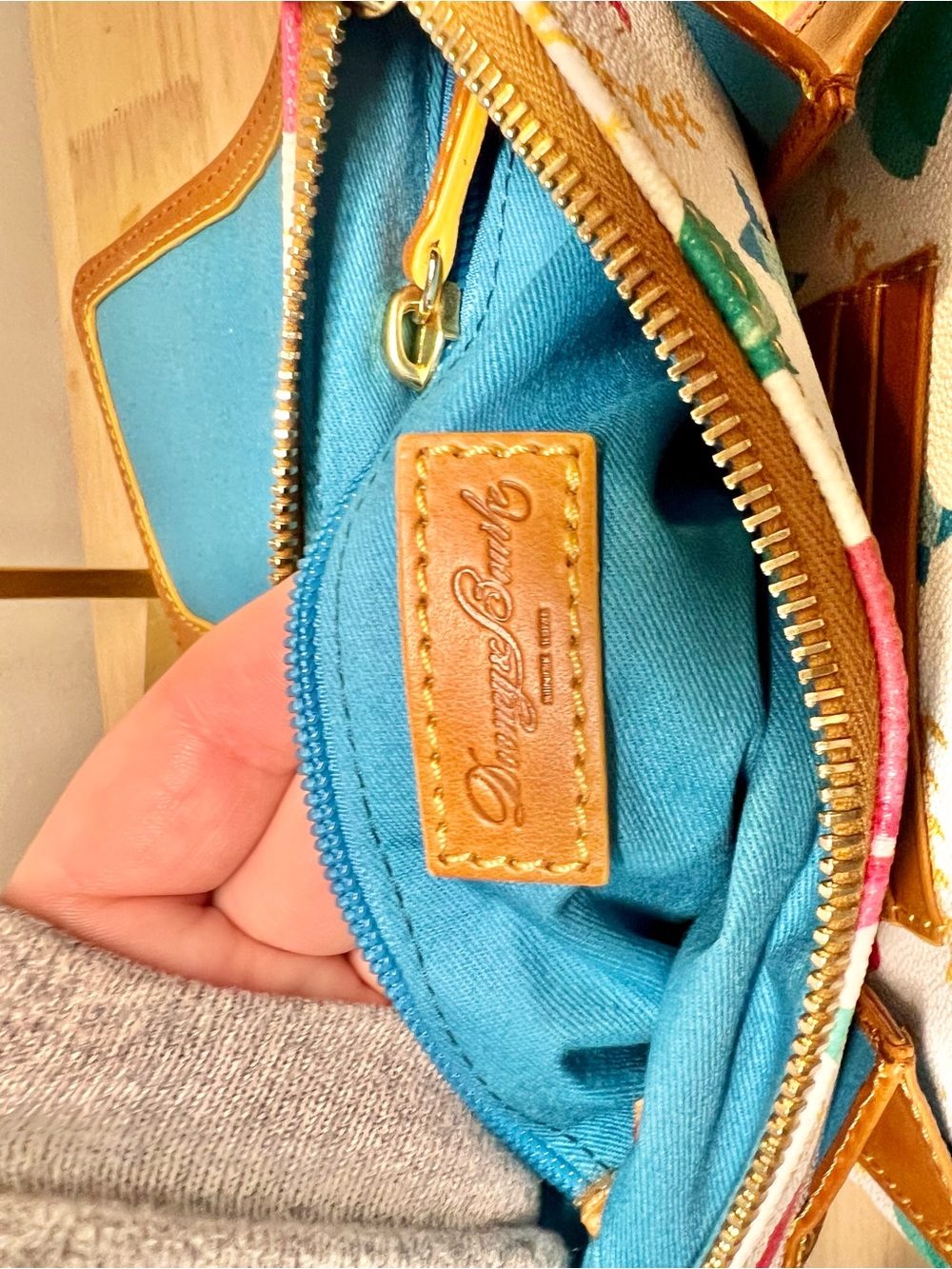 Dooney & Bourke Disney Sleeping Beauty Crossbody Purse like new w/coa - Picture 11 of 13